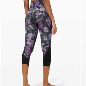 Lululemon 23” Scallop Wunder Under Crop Leggings 2
